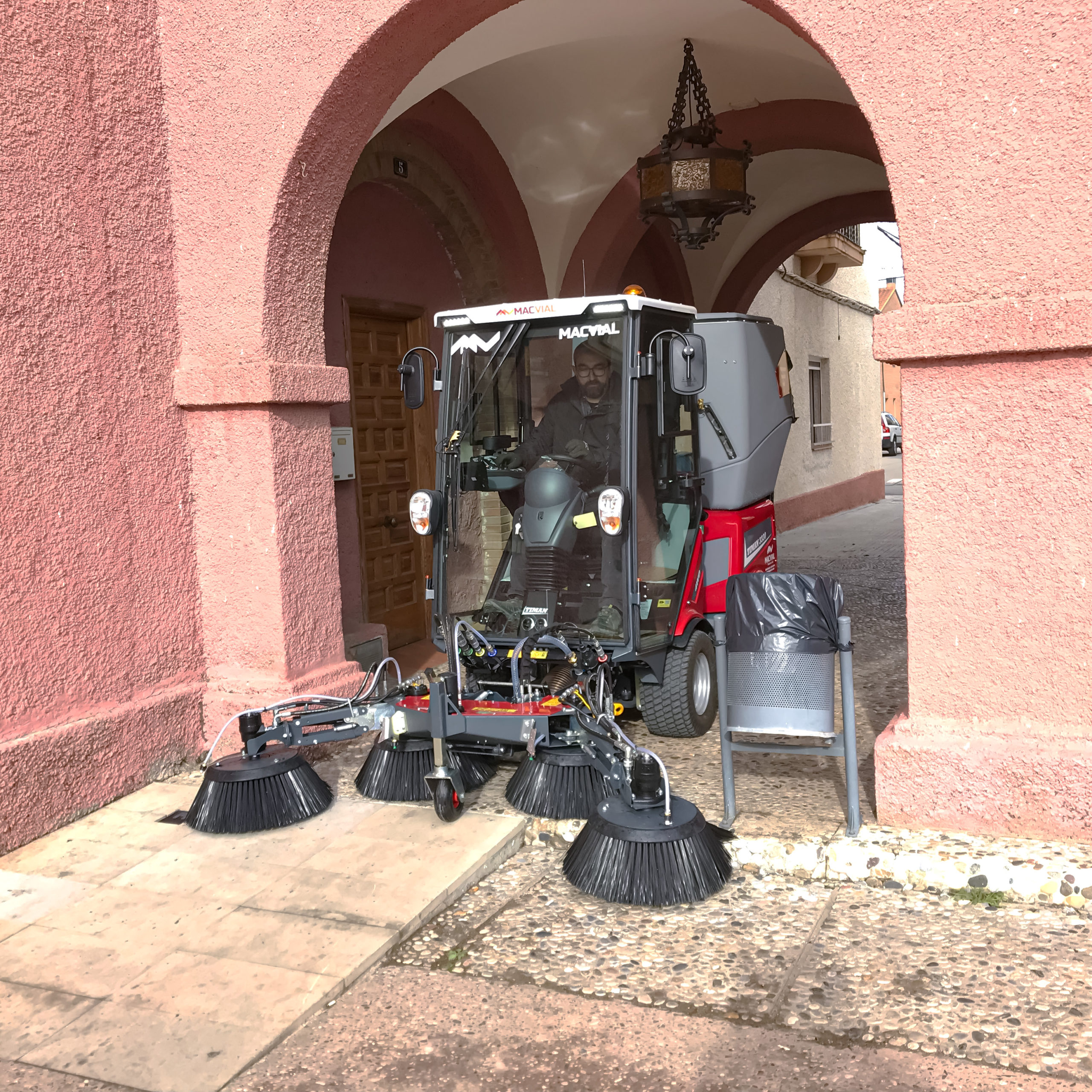 TIMAN CON TORNADO T2 11